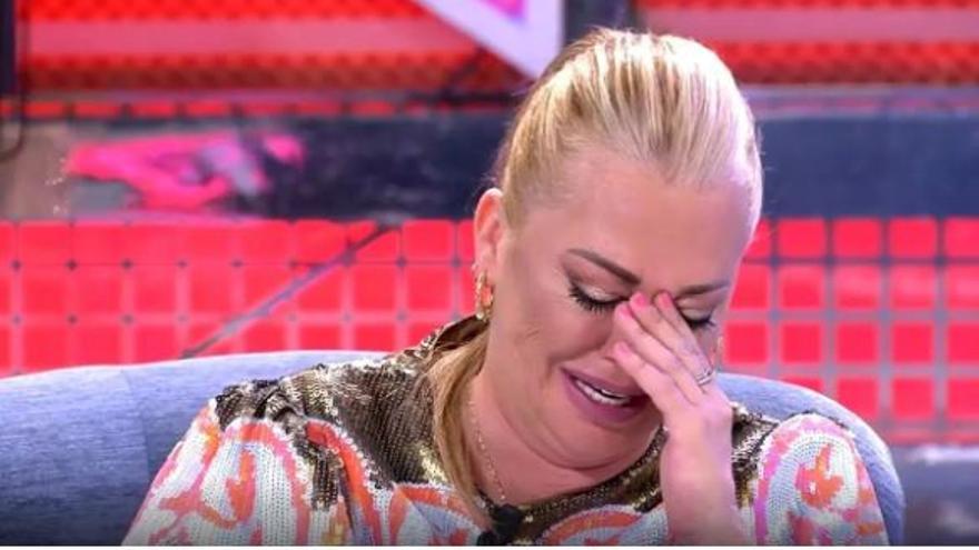 Belén Esteban se rompe en directo tras anunciar que esta importante etapa de su vida llega a su fin: «Toca hacer maletas»