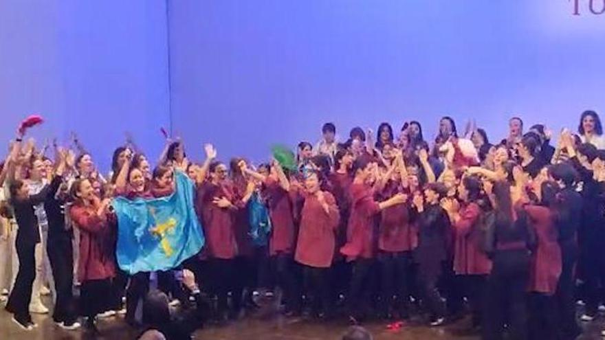El coro Arsis de Oviedo, ganador del certamen juvenil de habaneras de Torrevieja