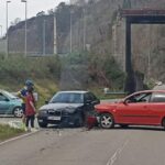 Un accidente obliga a regular el tráfico en la carretera entre Blimea y Barredos