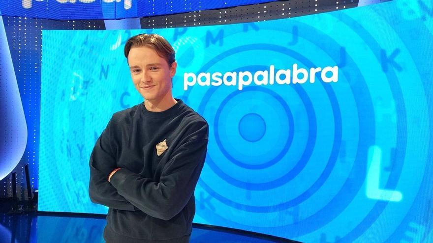 Manu acepta la propuesta de Roberto Leal que revolucionará Pasapalabra: «Si me das un papel»