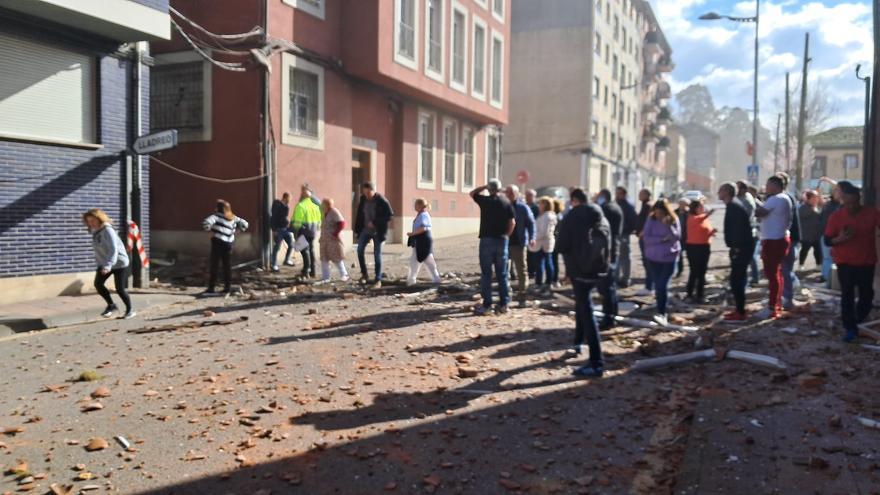 Así vivieron los vecinos el momento de la explosión de una vivienda en Mieres: «¿Los nenos están bien?»
