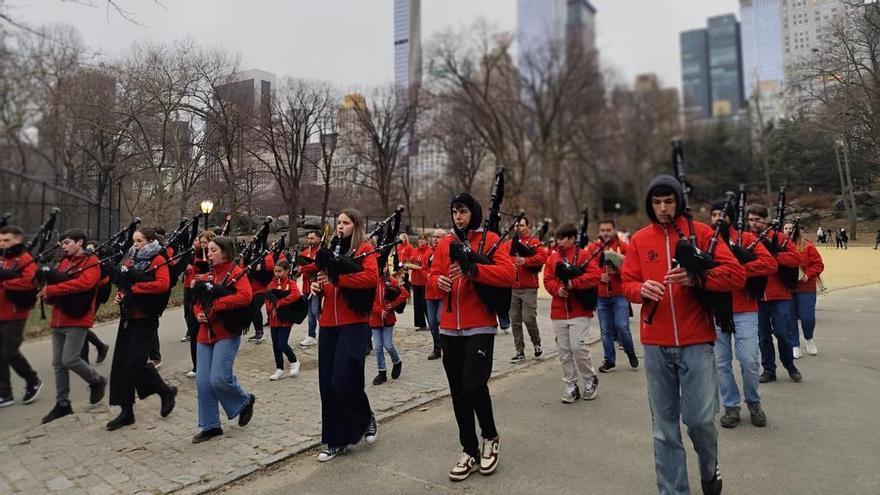 Las gaitas de Gijón se hacen oír en Central Park de Nueva York: «Estamos aprovechando al máximo»