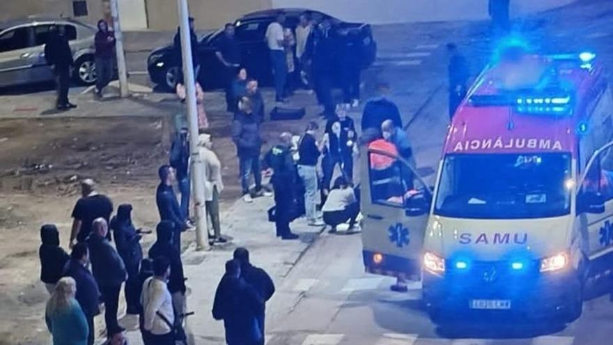 Buscan a un hombre tras apuñalar a su novia en Valencia