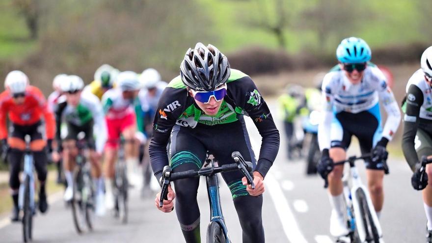 Asturias lanza al malagueño Diego López y al balear Nino Fernández: gran inicio de temporada para la Escuela de Ciclismo Sidra Menéndez-Las Mestas