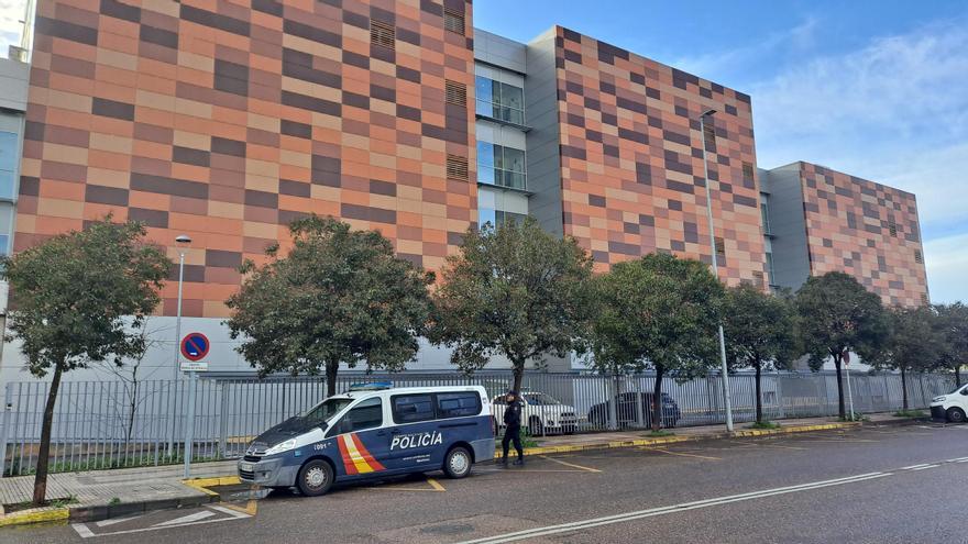Los tres menores detenidos por la muerte de la educadora en Badajoz se culpan mutuamente