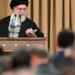 El líder iraní denuncia la «política de intimidación» de Trump