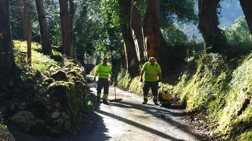 Ribadesella acomete mejoras en caminos y carreteras del concejo