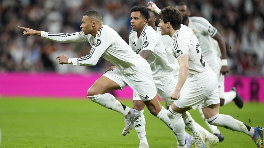 Mbappé ya mira a los ojos a Cristiano: «Hablamos mucho, siempre me da consejos»