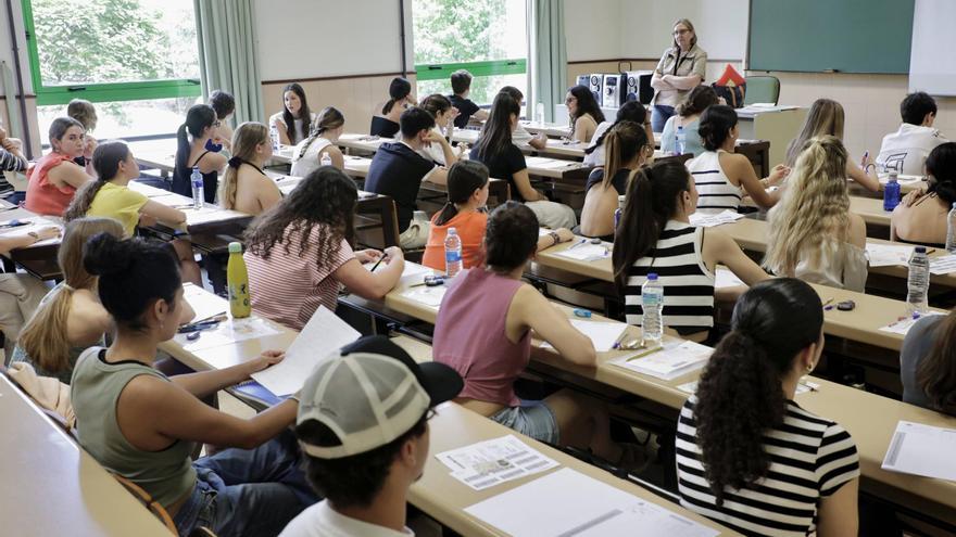 Todo lo que sabe de la PAU 2025 en Asturias: fechas, horarios y modelos de examen (que vienen con novedades)