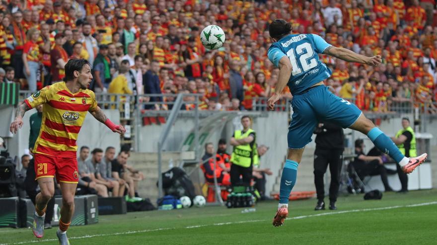 El Betis empata en Polonia y se mete en la primera semifinal europea de su historia