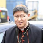 Los cardenales llegan a Santa María la Mayor para rezar ante la tumba del papa