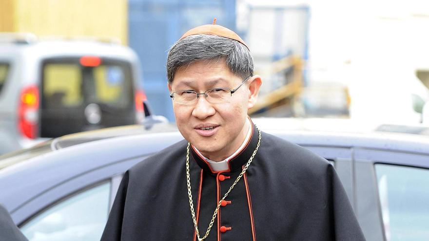 Los cardenales llegan a Santa María la Mayor para rezar ante la tumba del papa