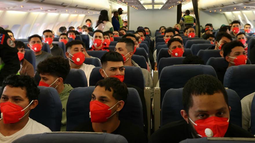 Trump podrá seguir deportando a migrantes de Venezuela con la luz verde del Supremo de EEUU