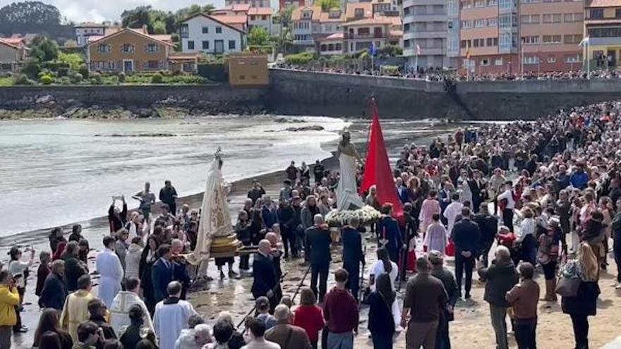 VÍDEO: Así fue la procesión de La Venia en Luanco