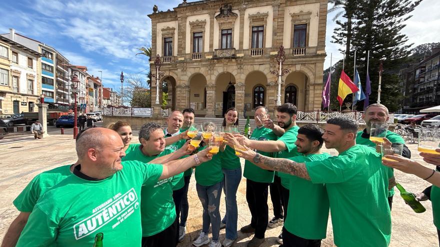Villaviciosa brinda por la sidra DOP como primera opción en sus sidrerías