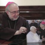 El adiós al «Papa de los más débiles» del arzobispo Sanz Montes, que desvela su último diálogo con Francisco: «Le dije que siempre le obedecía»