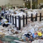 La fábrica de loza de San Claudio, un vertedero después de 16 años de abandono: «Todo es basura; hay pilas de ruedas»