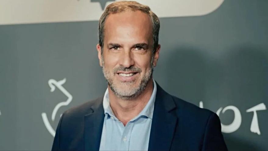 La metedura de pata de Santi Acosta en De Viernes: «¿Y ahora cómo es tu vida?»