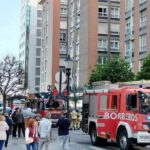 Intervención de los bomberos por una alerta de incendio en Gijón