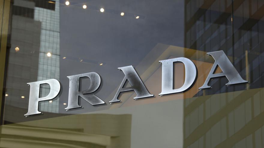 Prada compra Versace por 1.250 millones de euros