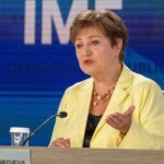 El FMI rebaja en ocho décimas el crecimiento mundial en 2025 y 2026 por la guerra arancelaria de Trump