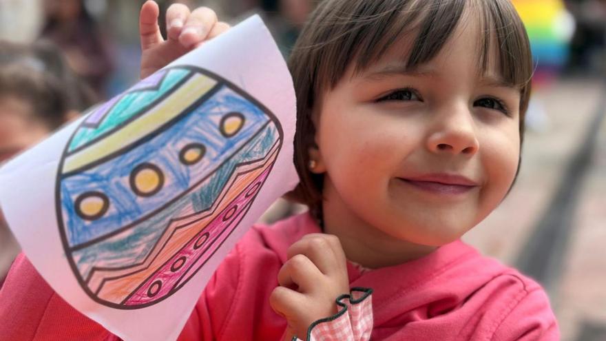 Sama se lo pone a huevo a los más pequeños