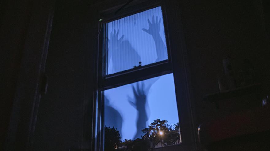 Una conocida presentadora de televisión sorprende a los espectadores al contar su experiencia con los fantasmas: «Yo fui con cachondeo»