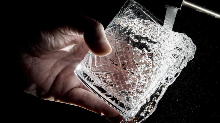 Otro polémico aviso de corte de agua a una anciana en Salinas: le reclaman el pago de 20 años de factura