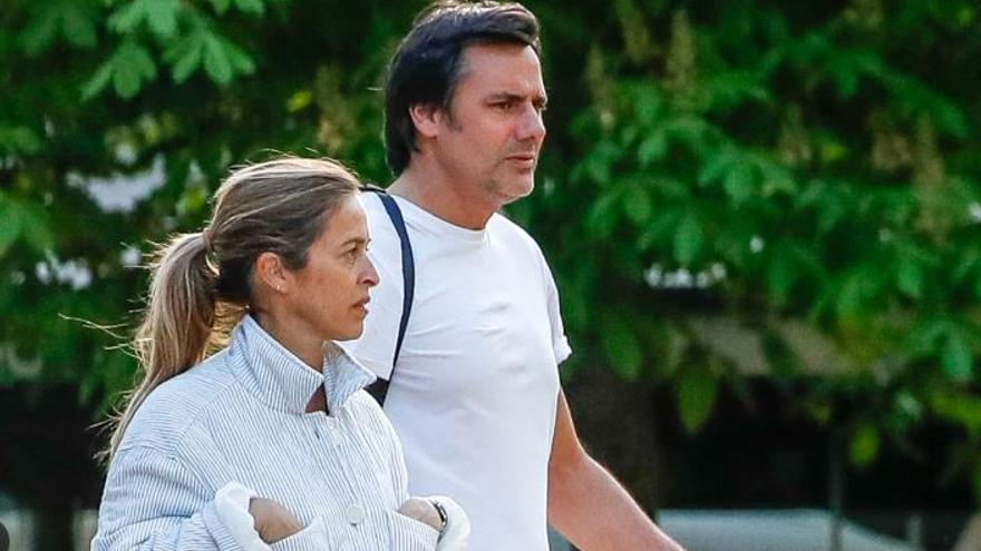 La mujer de Ion Aramendi hace saltar las alarmas al destapar el momento que vive junto al presentador: «No me aguanto…»