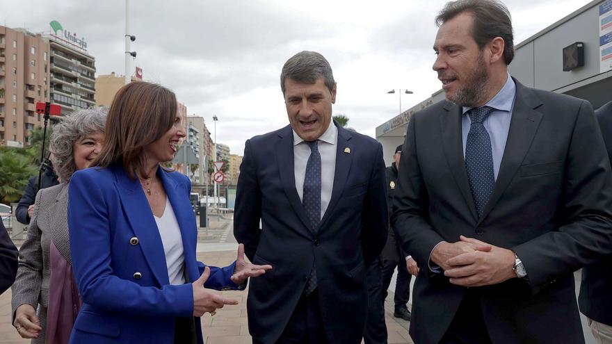 Óscar Puente y Juanma Moreno siguen en su escalada de insultos: «Cuentista, barriobajero, infantil»