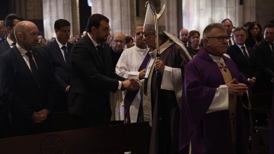 Así fue el apagón en la Catedral: un estruendo en mitad de la homilía del obispo