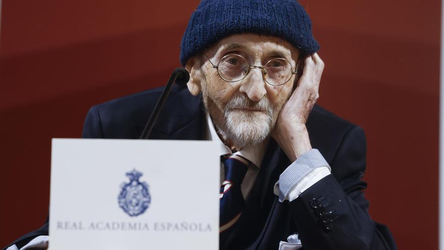 Álvaro Pombo no asistirá este miércoles a la ceremonia del Cervantes por su estado de salud