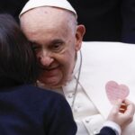 Este es el consejo que dio el Papa Francisco a una pareja de recién casados