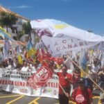 Unas 2.000 personas reclaman en Tenerife más derechos y mejores salarios para los trabajadores turísticos