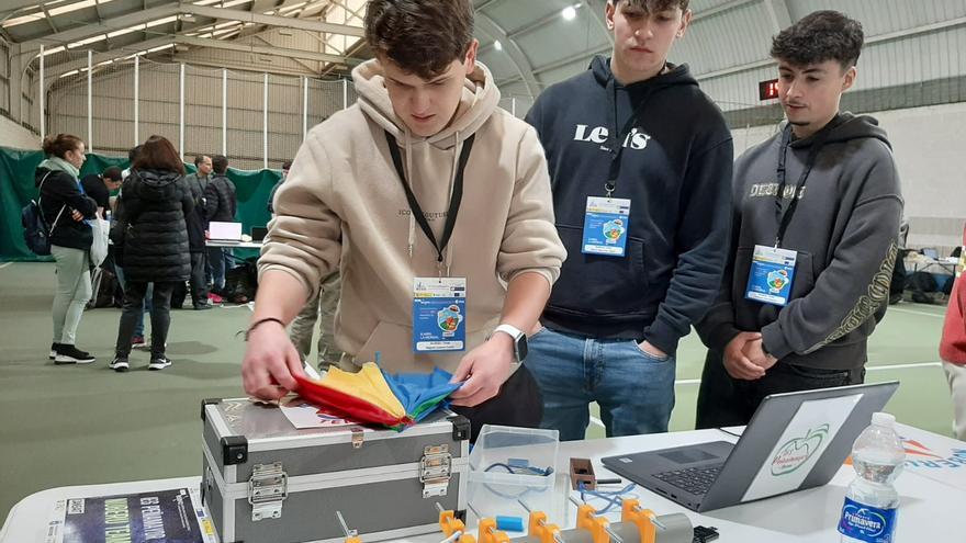 El IES Peñamayor de Nava, a la vanguardia tecnológica: del cohete al coche eléctrico