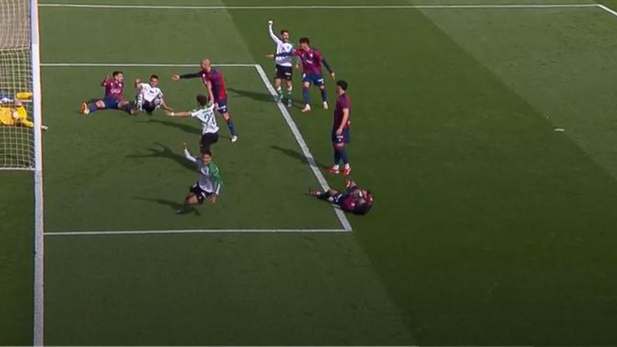 Resumen, goles y highlights del Huesca 1-3 Racing de Santander de la jornada 36 de LaLiga Hypermotion