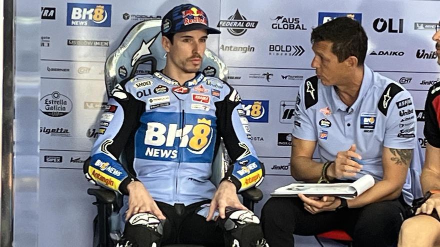 Àlex Márquez sale, se cae, se lastima (un poco), se levanta y hace récord en Jerez