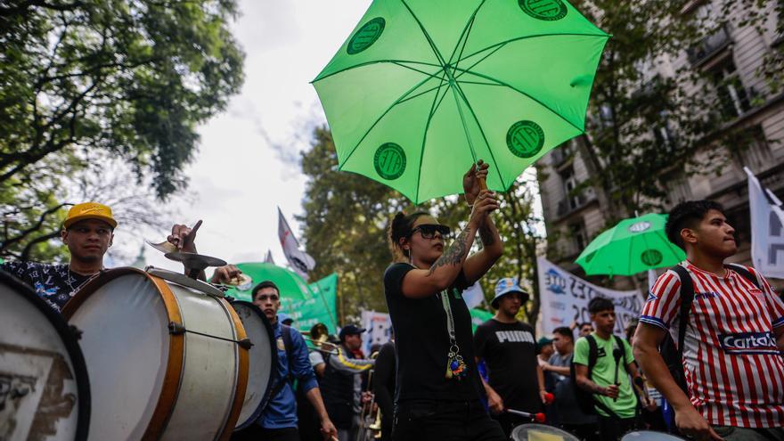 Nueva protesta de los pensionados argentinos en las vísperas de una huelga general