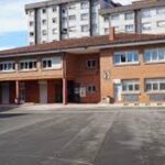 El verde de «Gijón Ecoresiliente» busca colarse en el patio de la escuelina Miguel Hernández