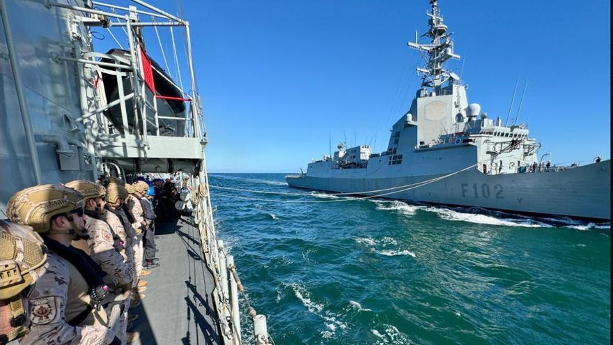 La Armada pone a prueba su «orientación al combate» liderando buques de la OTAN