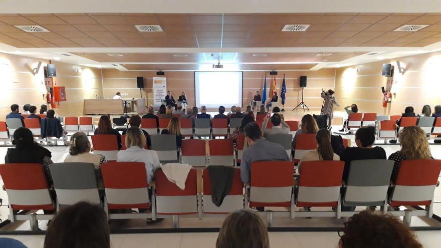El centro neurológico de Barros implanta un programa para atender a 17 pacientes con esclerosis múltiple