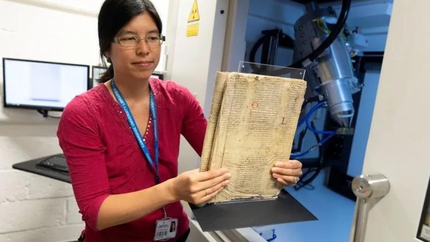 Descubren un manuscrito perdido de Merlín: un tesoro medieval oculto más de cuatro siglos
