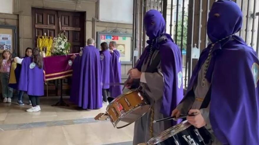 Los más pequeños protagonizan un vía crucis en Gijón: «El objetivo es acercarles la Semana Santa»