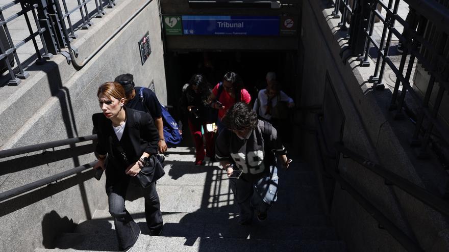 Buses y terrazas saturadas en Madrid tras el apagón