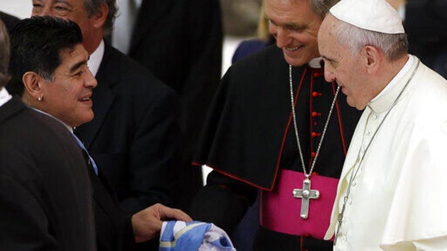 Adiós al socio 88.235 de San Lorenzo: el papa Francisco, hincha y defensor del fútbol como herramienta social