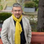 César González-Saavedra, doctor en Desarrollo Comunitario: «Debemos fortalecer las redes sociales reales, no las digitales»