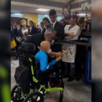 Un niño con cáncer protagoniza la ‘levantá’ en el Hospital Regional de Málaga: «El toque de campana que más nos ha emocionado»