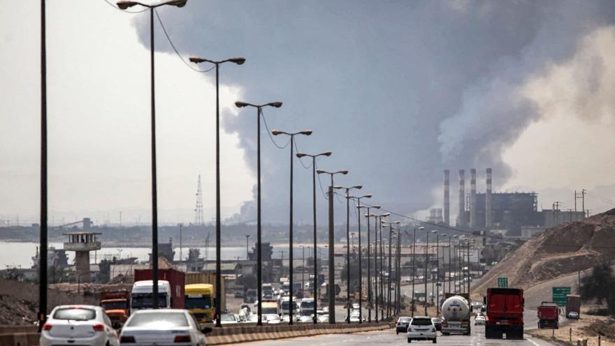 Una explosión en un puerto del sur de Irán deja al menos cuatro muertos y más de 500 heridos