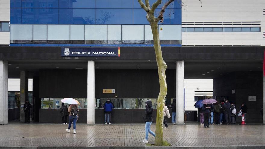 La Policía detiene a 28 personas por facilitar 212 falsas parejas de hecho en Cataluña
