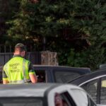 La Guardia Civil comienza a vigilar y a multar por el enganche de la parte trasera del coche tras la nueva ley: casi 500 euros
